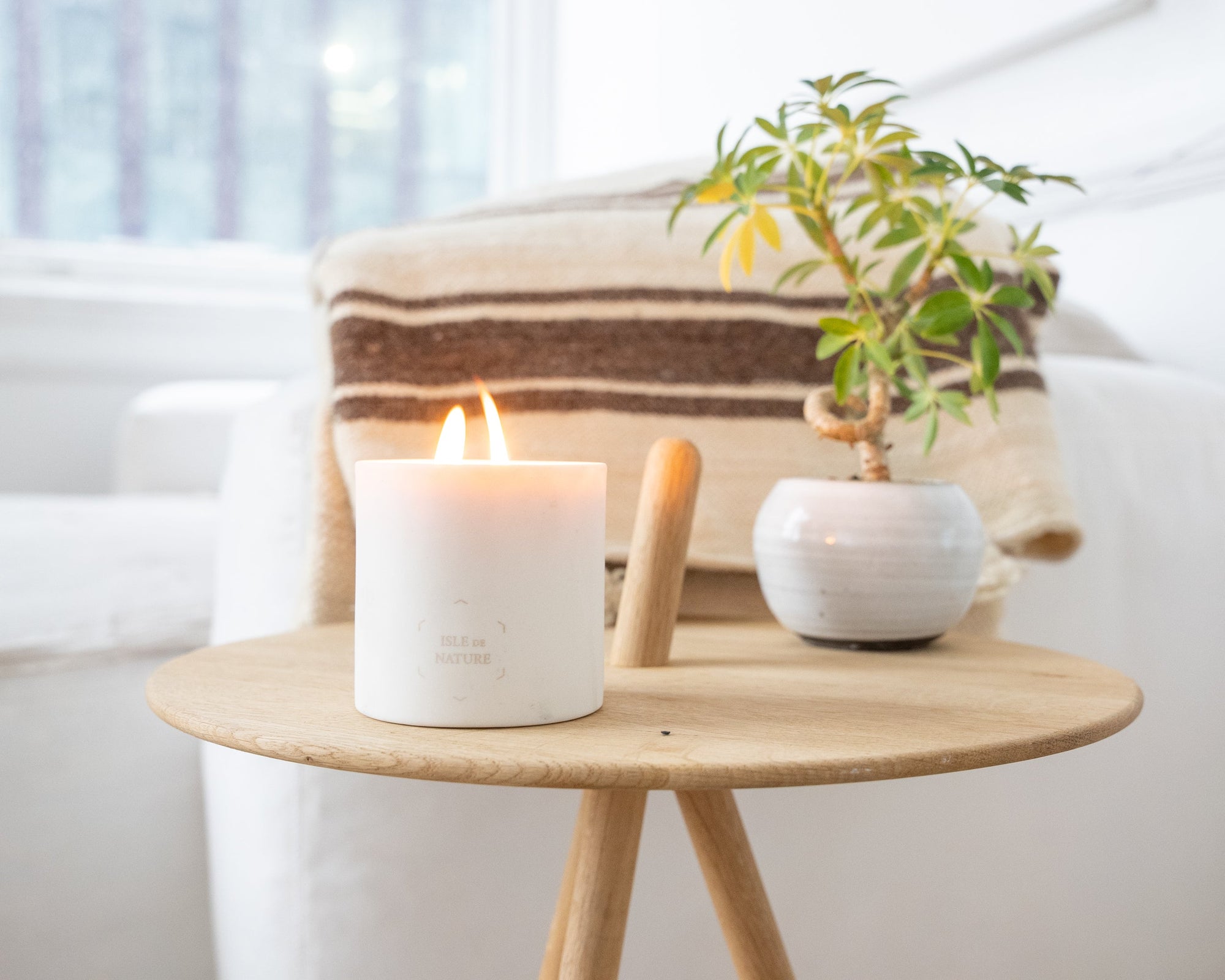 How Beeswax Helps Improve Air Quality and Mood