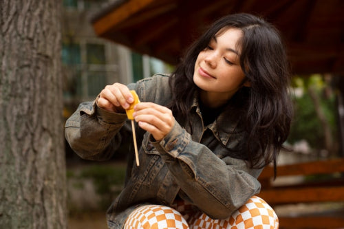 The Environmental Advantages of Choosing Beeswax Over Traditional Waxes