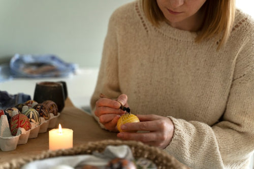 Beeswax Candles and Their Place in Air Quality Discussions