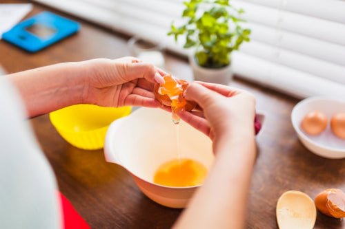 The Benefits of Pure Beeswax for Cleaner Candle Burning