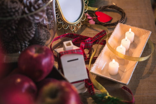How to Select a Premium Candle for a Housewarming Gift