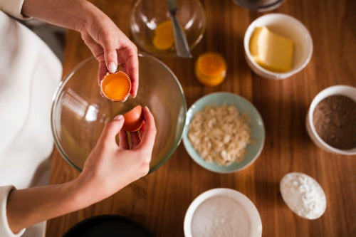How Beeswax, Soy, and Coconut Oil Work Together in Candles