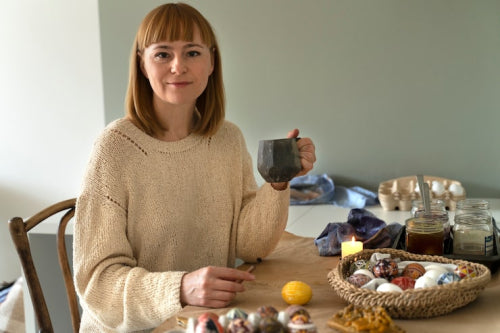 How to Decide Between Scent Coins, Votives, and Handmade Candles