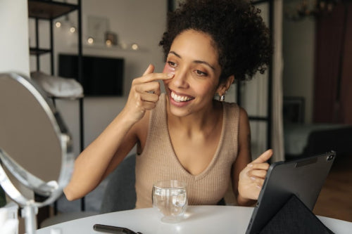 How Daily Skincare Habits Support Healthy-Looking Skin