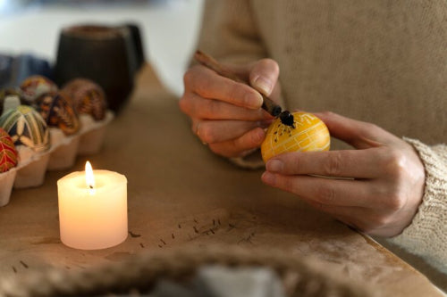 What to Expect From the Burn of a Beeswax Candle