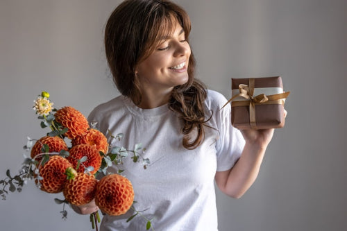 The Growing Trend of Beeswax Candles as Gifts for Eco-Conscious Consumers