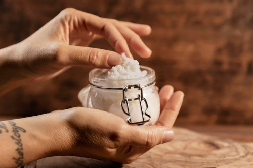 How Beeswax Blends Create a Long-Lasting, Low-Soot Candle Experience