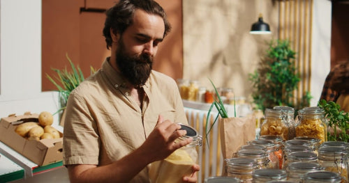 How the Beeswax Candle Market Is Responding to Consumer Demand for Eco-Conscious Luxury